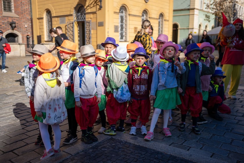 Parada na Wrocławskim Festiwalu Krasnoludków 2024
