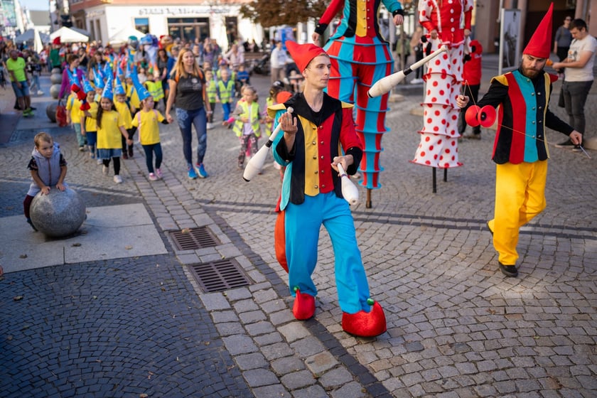 Parada na Wrocławskim Festiwalu Krasnoludków 2024