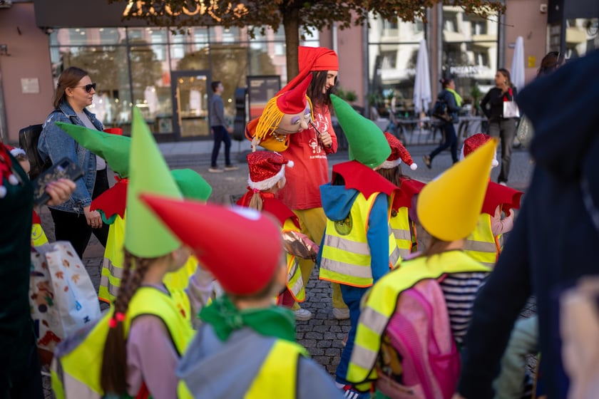 Parada na Wrocławskim Festiwalu Krasnoludków 2024