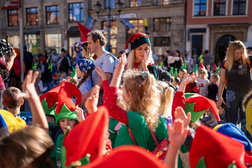 Parada na Wrocławskim Festiwalu Krasnoludków 2024