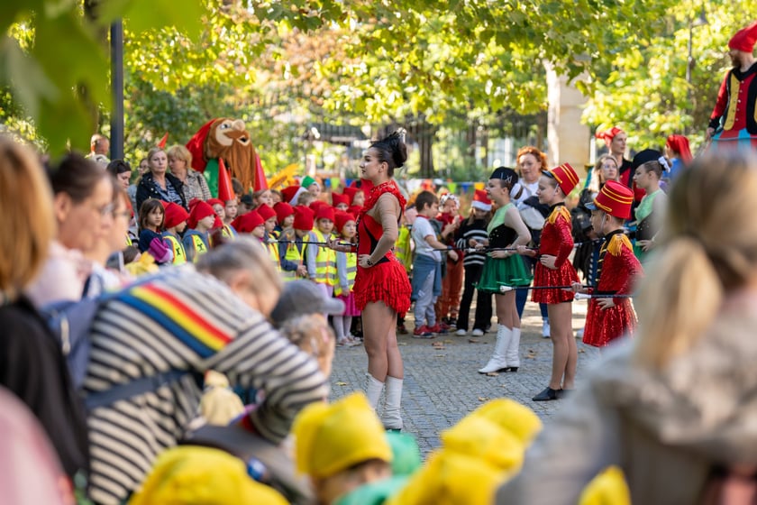 Parada na Wrocławskim Festiwalu Krasnoludków 2024