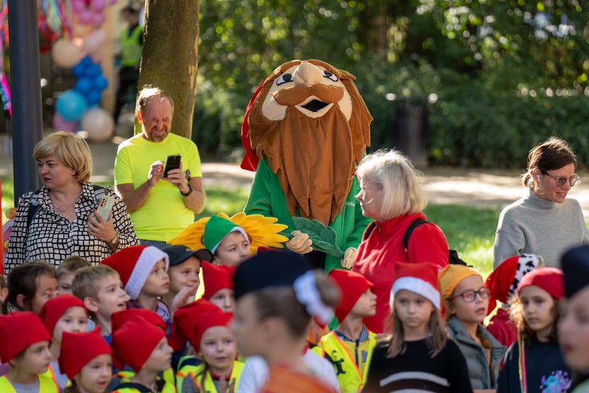 Parada na Wrocławskim Festiwalu Krasnoludków 2024