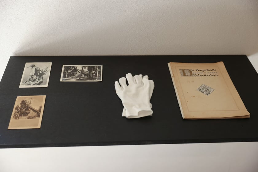 Zdjęcie z wystawy "Świątynia Baśni" w galerii BWA Wrocław Główny