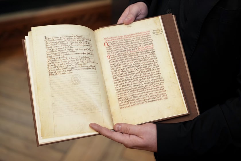 Kr&oacute;tsza wersja kopii Księgi Henrykowskiej, kt&oacute;ra będzie wręczana honorowym gościom jako pamiątka z Wrocławia