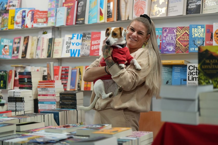 32. Wrocławskie Targi Dobrych Książek w Hali Stulecia do niedzieli 8 grudnia &ndash; Pani Paulina i Daisy na stoisku książek anglojęzycznych