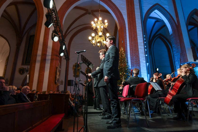 Trzecia rocznica odbudowania organ&oacute;w Englera i koncert
