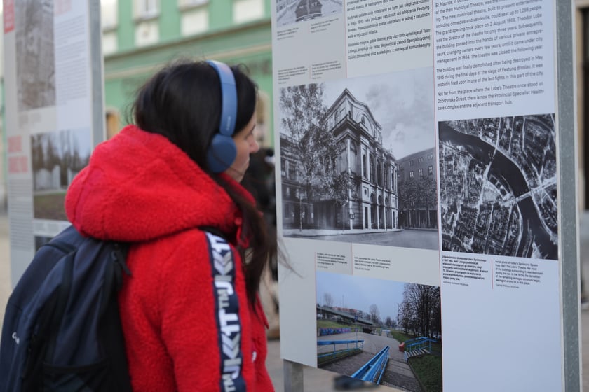 Wystawa plenerowa pod tytułem (Od)nowa. Miasto przeobrażone. Wrocław ’45, wernisaż