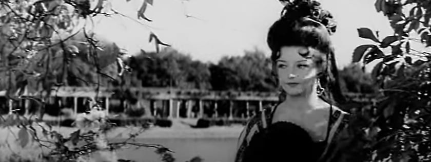 Jadwiga Has w roli Doni Inez Moro na wrocławskiej Pergoli, kt&oacute;ra zagrała park w Madrycie