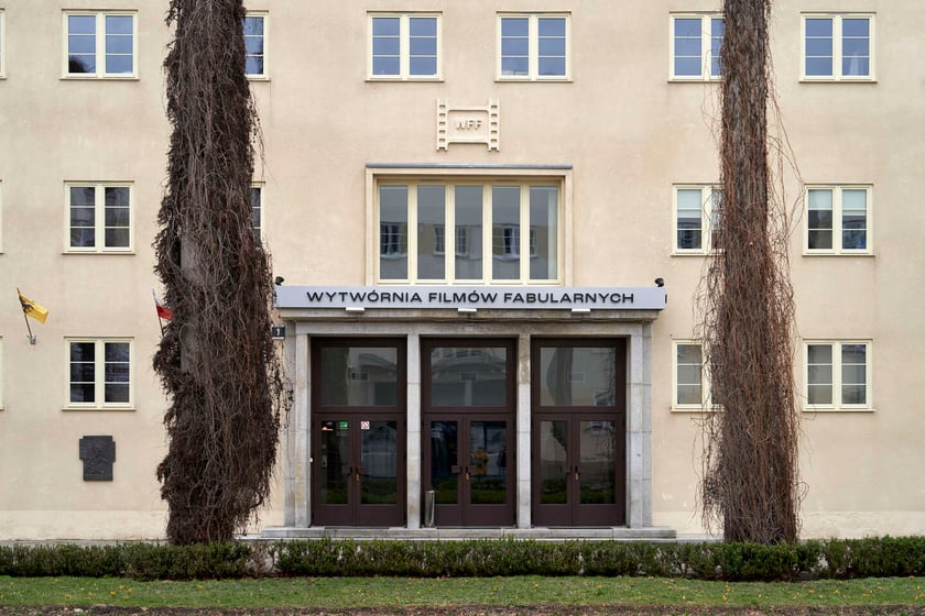 Budynek Wytw&oacute;rni Film&oacute;w Fabularnych, gdzie kręcono zdjęcia do &bdquo;Rękopisu znalezionego w Saragossie&rdquo;