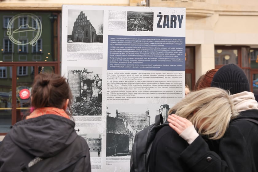 Wystawa plenerowa &bdquo;Amputacja czy rekonstrukcja. Miasta południowo-zachodniej Polski po 1945 roku&rdquo; w rynku do 11 marca.&nbsp;