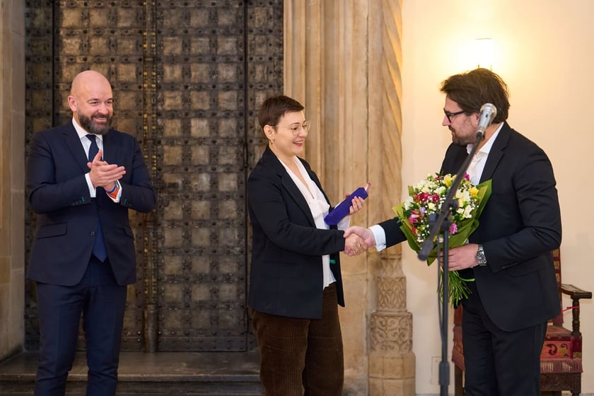Uroczystość wręczenia Arlekin&oacute;w 2025. Wrocław, 27.03.2025. Z Nagrodą Arlekina - Maria Wojtyszko.