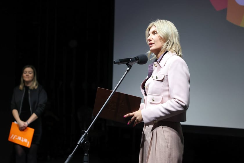 Gala wręczenia nagr&oacute;d w VI edycji Konkursu Strefy Kontaktu we Wrocławskim Teatrze Wsp&oacute;łczesnym-wiceprezydent Renata Granowska