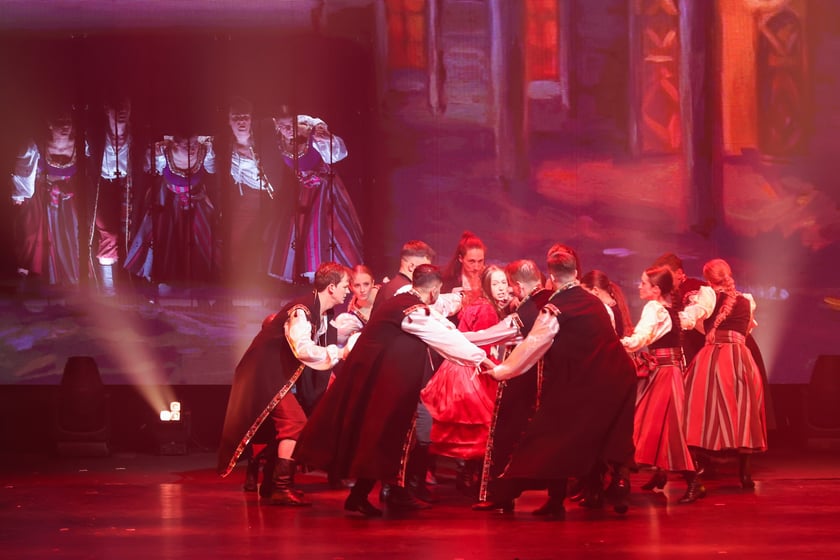 Widowisko "Chłopi Tańcuj Remixed" w Hali Stulecia