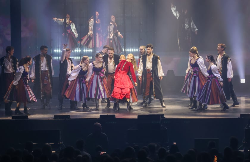 Widowisko "Chłopi Tańcuj Remixed" w Hali Stulecia