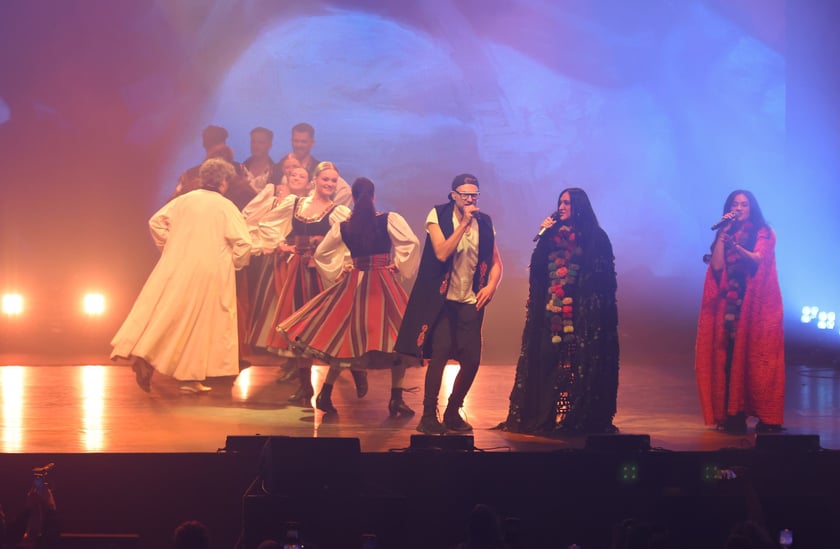 Widowisko "Chłopi Tańcuj Remixed" w Hali Stulecia