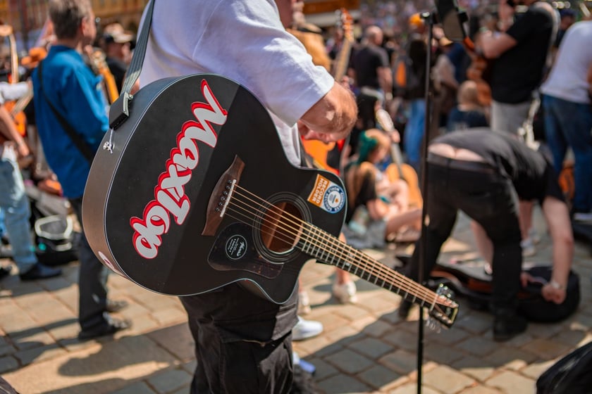 Gitarowy Rekord Świata 2025 na wrocławskim rynku
