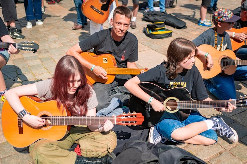 Gitarowy Rekord Świata 2025 na wrocławskim rynku