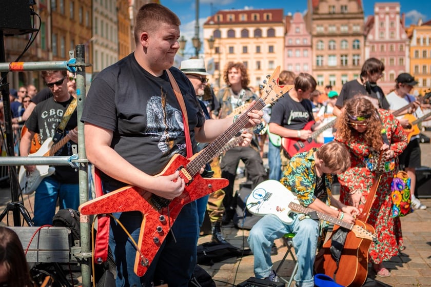 Gitarowy Rekord Świata 2025 na wrocławskim rynku
