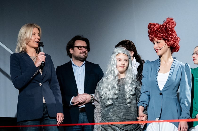 Otwarcie Teatru KAMBAK i próba generalna spektaklu Piękna i Bestia