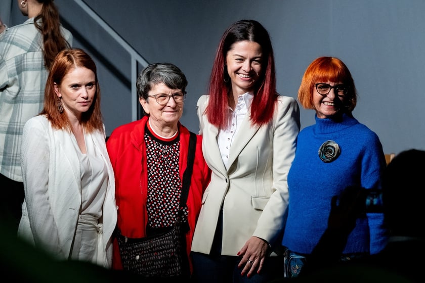 Otwarcie Teatru KAMBAK i próba generalna spektaklu Piękna i Bestia