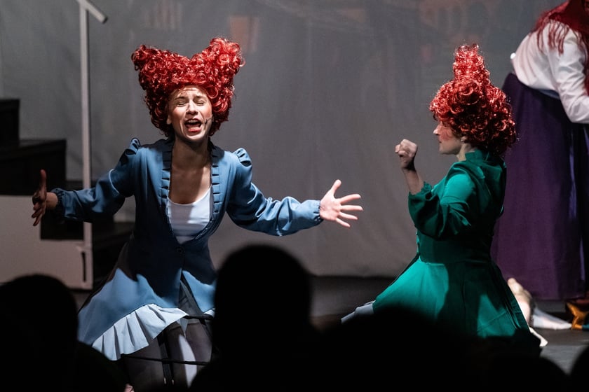 Otwarcie Teatru KAMBAK i próba generalna spektaklu Piękna i Bestia