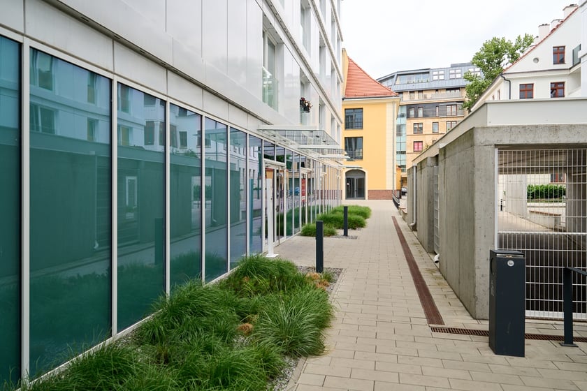 Krupa Gallery mieści się przy ul. księcia Witolda 48/70, na 8 pietrze