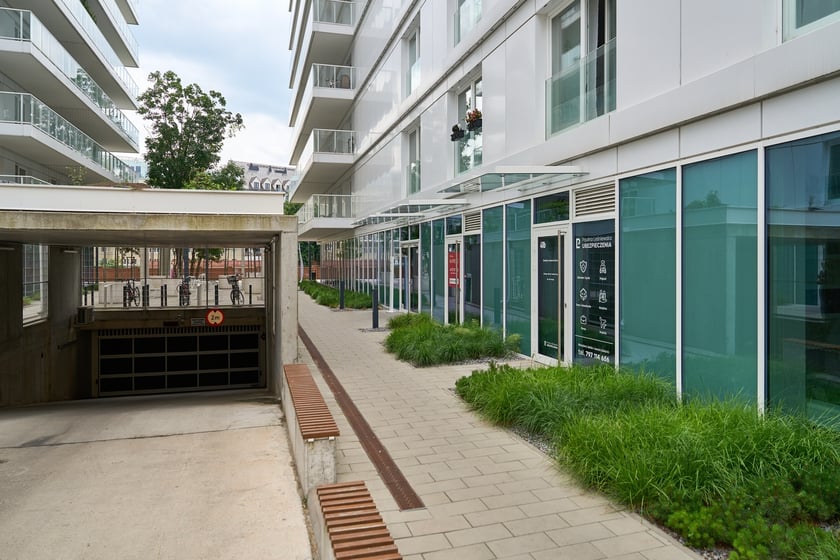 Krupa Gallery mieści się przy ul. księcia Witolda 48/70, na 8 pietrze