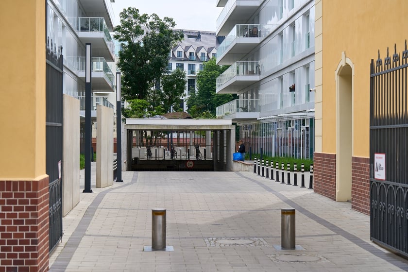 Krupa Gallery mieści się przy ul. księcia Witolda 48/70, na 8 pietrze&nbsp;