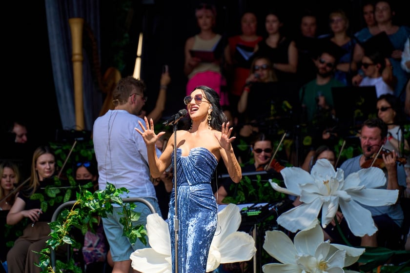 Pr&oacute;ba do koncertu &bdquo;Wrocław Przyszłości&rdquo; na wrocławskim rynku &ndash; śpiewa Justyna Steczkowska