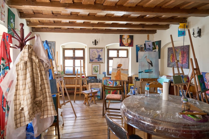 III piętro w kamieniczce &bdquo;Małgosia&rdquo; &ndash; pracownia malarska