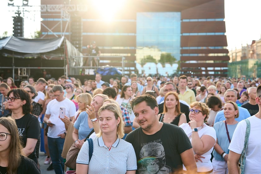 Koncert ZAZ i Sary James na pl. Wolności z okazji Święta Wrocławia