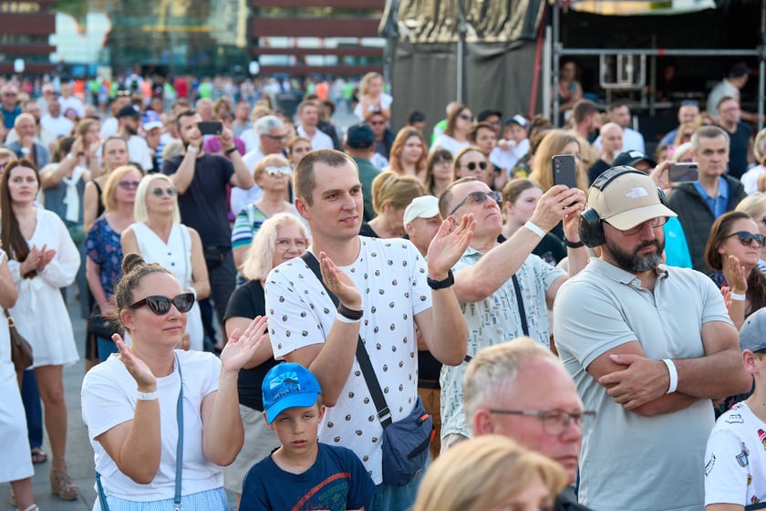 Koncert ZAZ i Sary James na pl. Wolności z okazji Święta Wrocławia