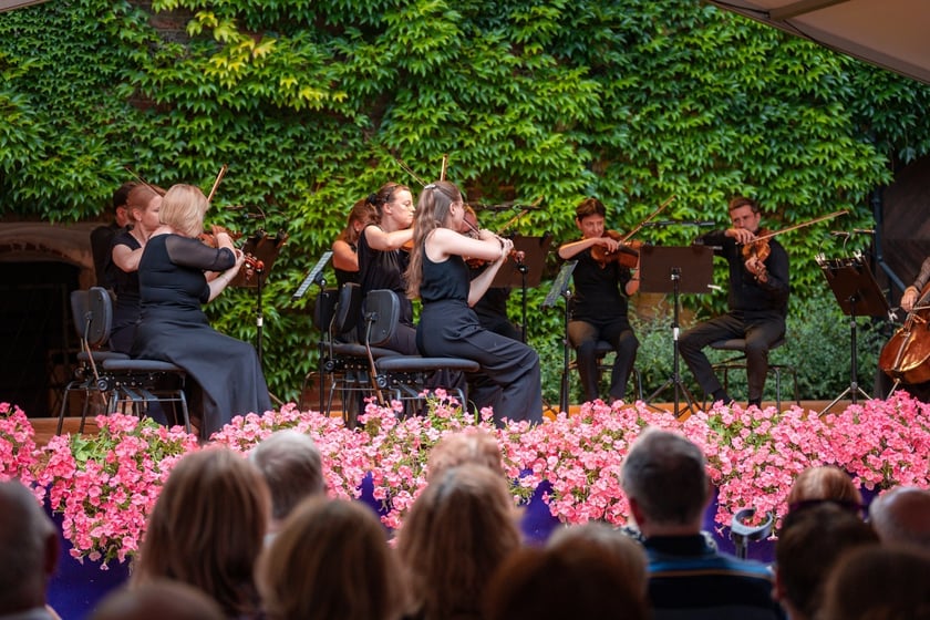 Orkiestra Kameralna &bdquo;Wratislavia&rdquo; podczas finałowego wieczoru festiwalu