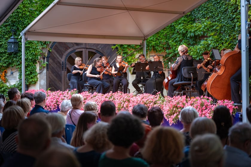 Orkiestra Kameralna &bdquo;Wratislavia&rdquo; podczas finałowego wieczoru festiwalu