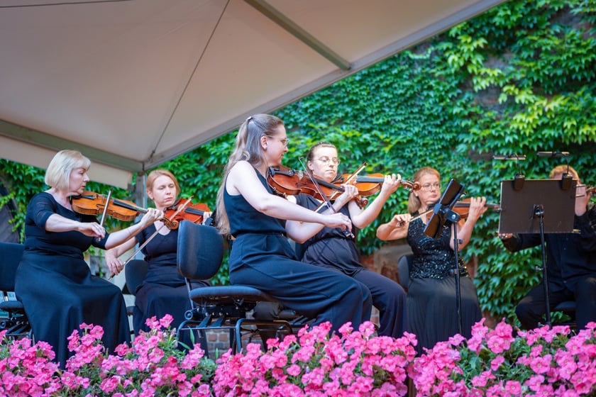 Orkiestra Kameralna &bdquo;Wratislavia&rdquo; podczas finałowego wieczoru festiwalu