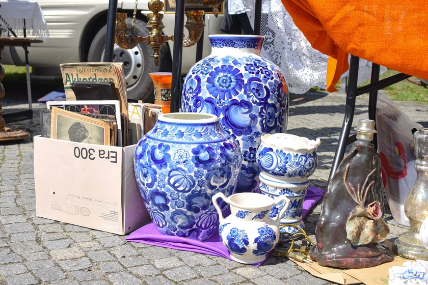 Pod Halą Stulecia, przy Iglicy, tradycyjna Giełda Staroci w weekend 19-20 lipca 2025&nbsp;