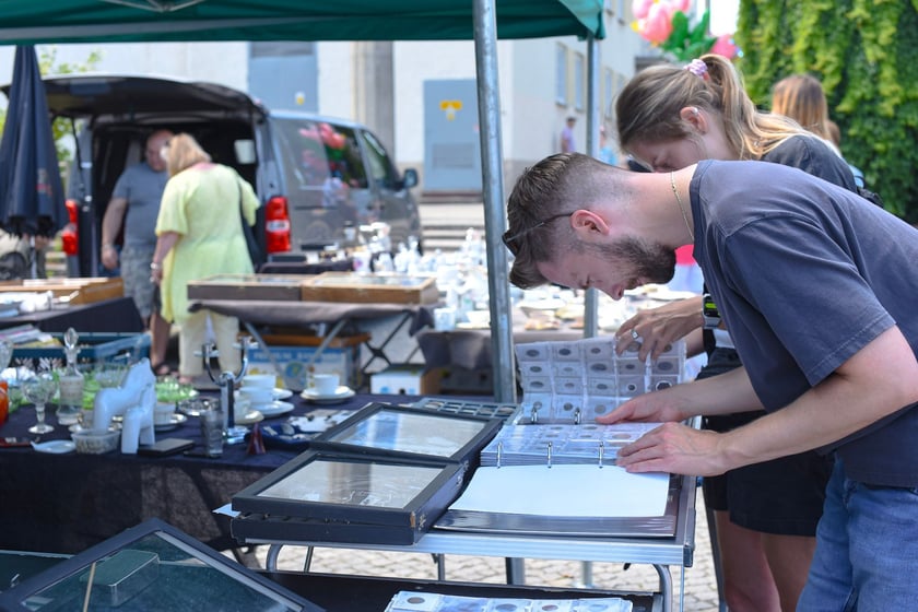 Pod Halą Stulecia, przy Iglicy, tradycyjna Giełda Staroci w weekend 19-20 lipca 2025&nbsp;