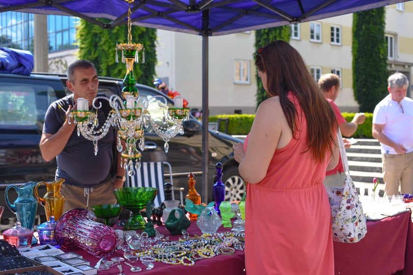 Pod Halą Stulecia, przy Iglicy, tradycyjna Giełda Staroci w weekend 19-20 lipca 2025&nbsp;