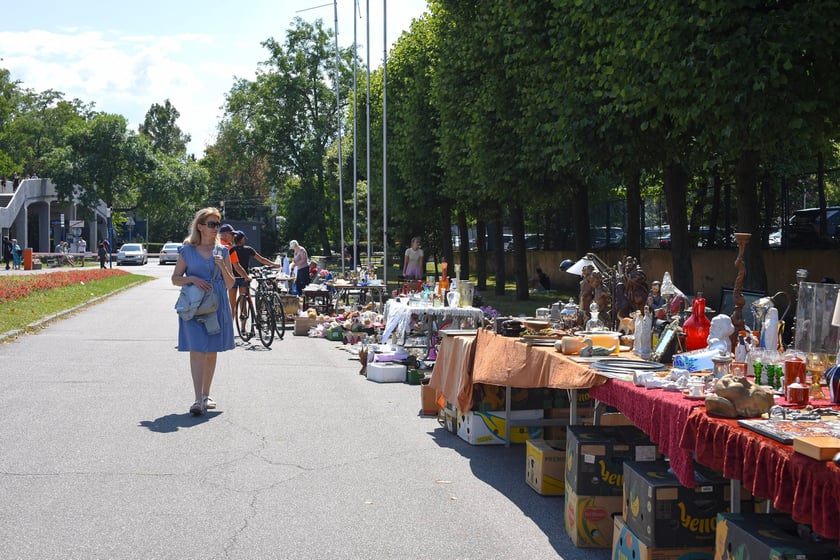 Pod Halą Stulecia, przy Iglicy, tradycyjna Giełda Staroci w weekend 19-20 lipca 2025&nbsp;