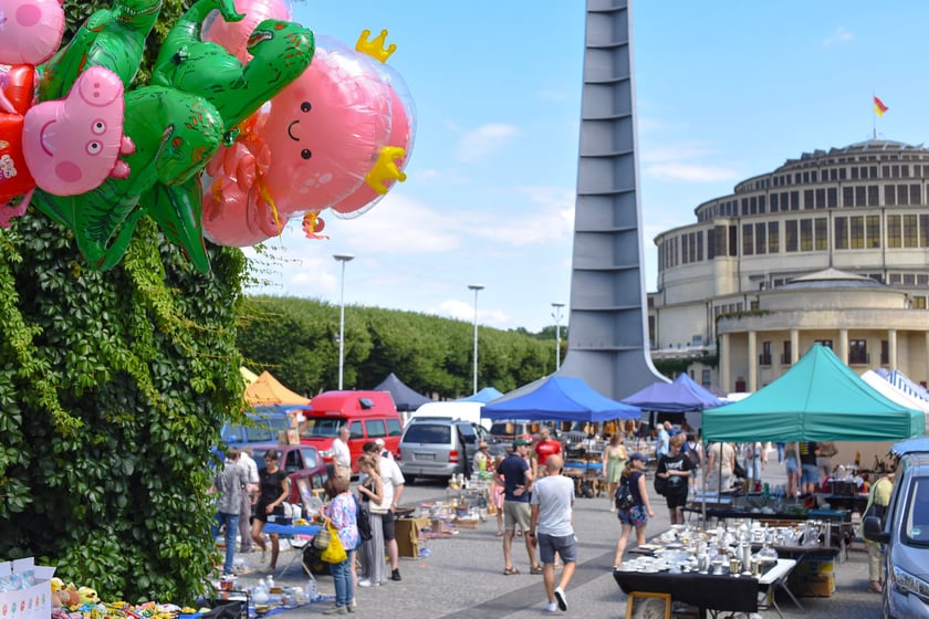 Pod Halą Stulecia, przy Iglicy, tradycyjna Giełda Staroci w weekend 19-20 lipca 2025&nbsp;