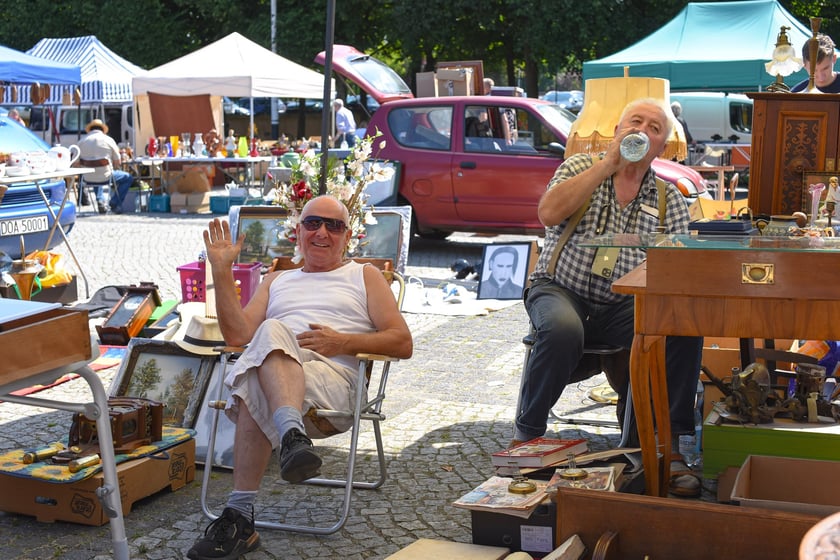 Pod Halą Stulecia, przy Iglicy, tradycyjna Giełda Staroci w weekend 19-20 lipca 2025&nbsp;