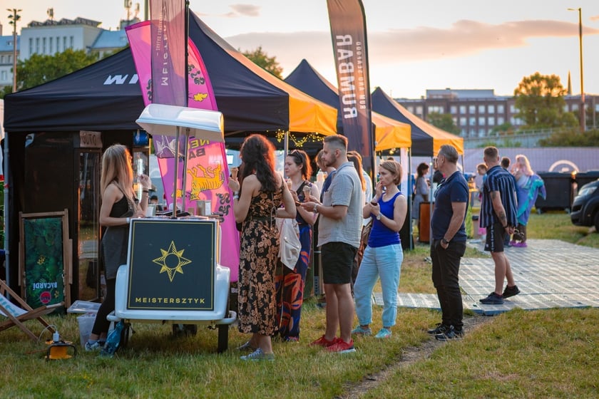 Na zdjęciach sobotni wiecz&oacute;r (19 lipca) na Festiwalu WROsound