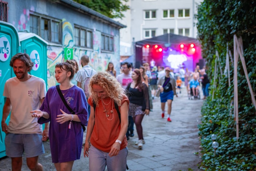 Na zdjęciach sobotni wiecz&oacute;r (19 lipca) na Festiwalu WROsound