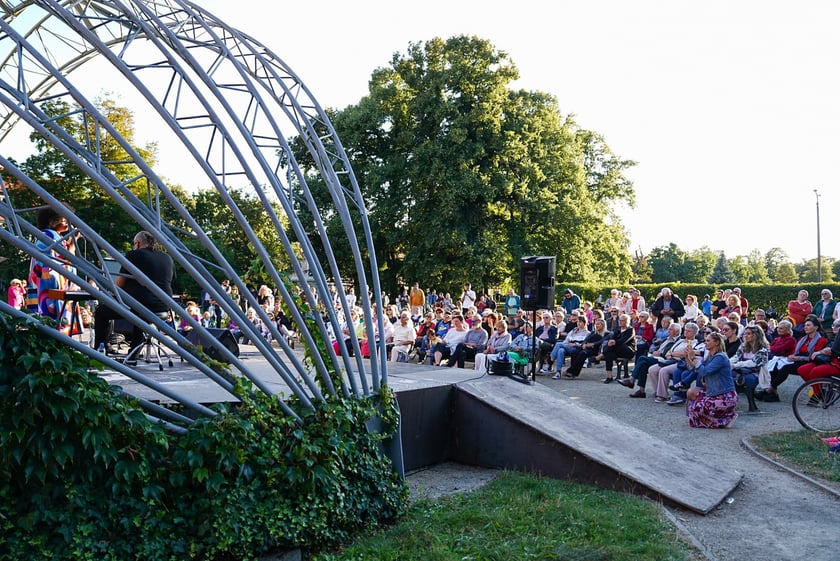 Koncert z cyklu Muzyczne Parki Wrocławia - Sępolno, Emose Uhunmwangho, 24 sierpnia