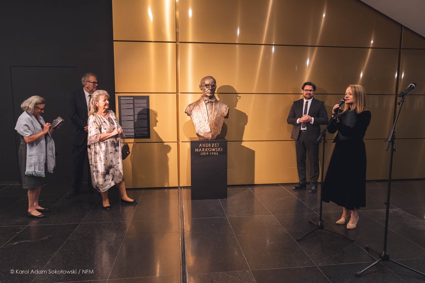 Uroczystość odsłonięcia popiersia Andrzeja Markowskiego