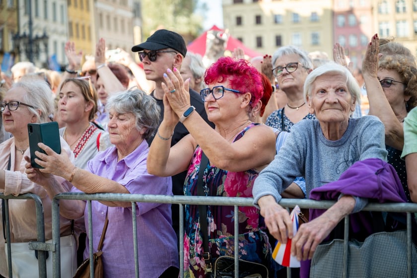 Koncert Eleni podczas Wrocławskich Dni Seniora na wrocławskim rynku&nbsp;