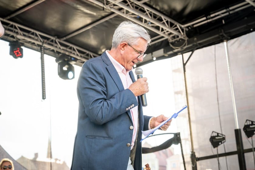 Koncert Eleni podczas Wrocławskich Dni Seniora na wrocławskim rynku&nbsp;