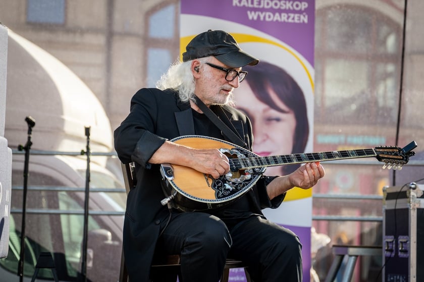 Koncert Eleni podczas Wrocławskich Dni Seniora na wrocławskim rynku&nbsp;