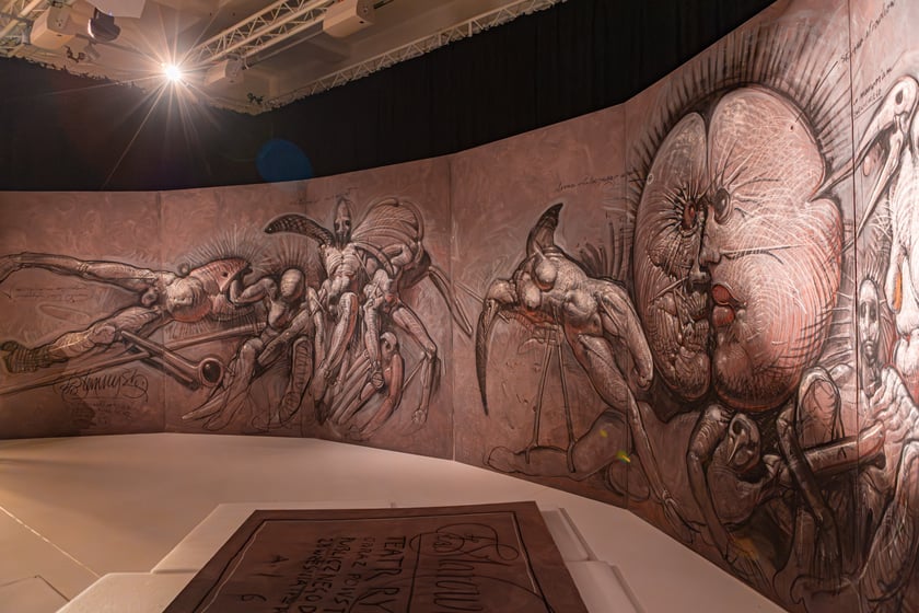 Wystawa poświęcona Waldemarowi Cwenarskiemu w Pawilonie Czterech Kopuł tuż przed otwarciem