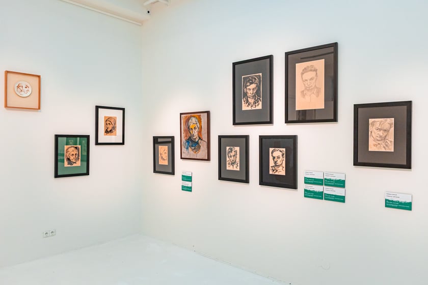 Wystawa poświęcona Waldemarowi Cwenarskiemu w Pawilonie Czterech Kopuł tuż przed otwarciem